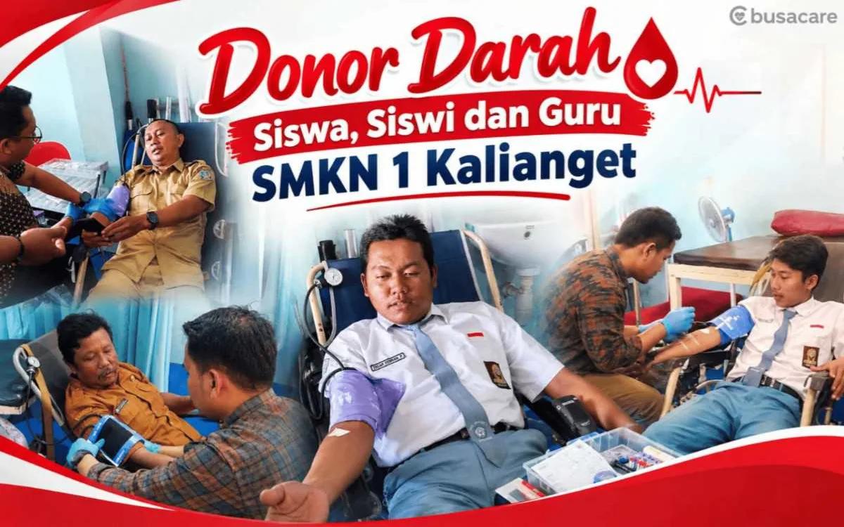 Siswa SMKN 1 Kalianget menjalani donor darah dengan pendampingan petugas PMI.
