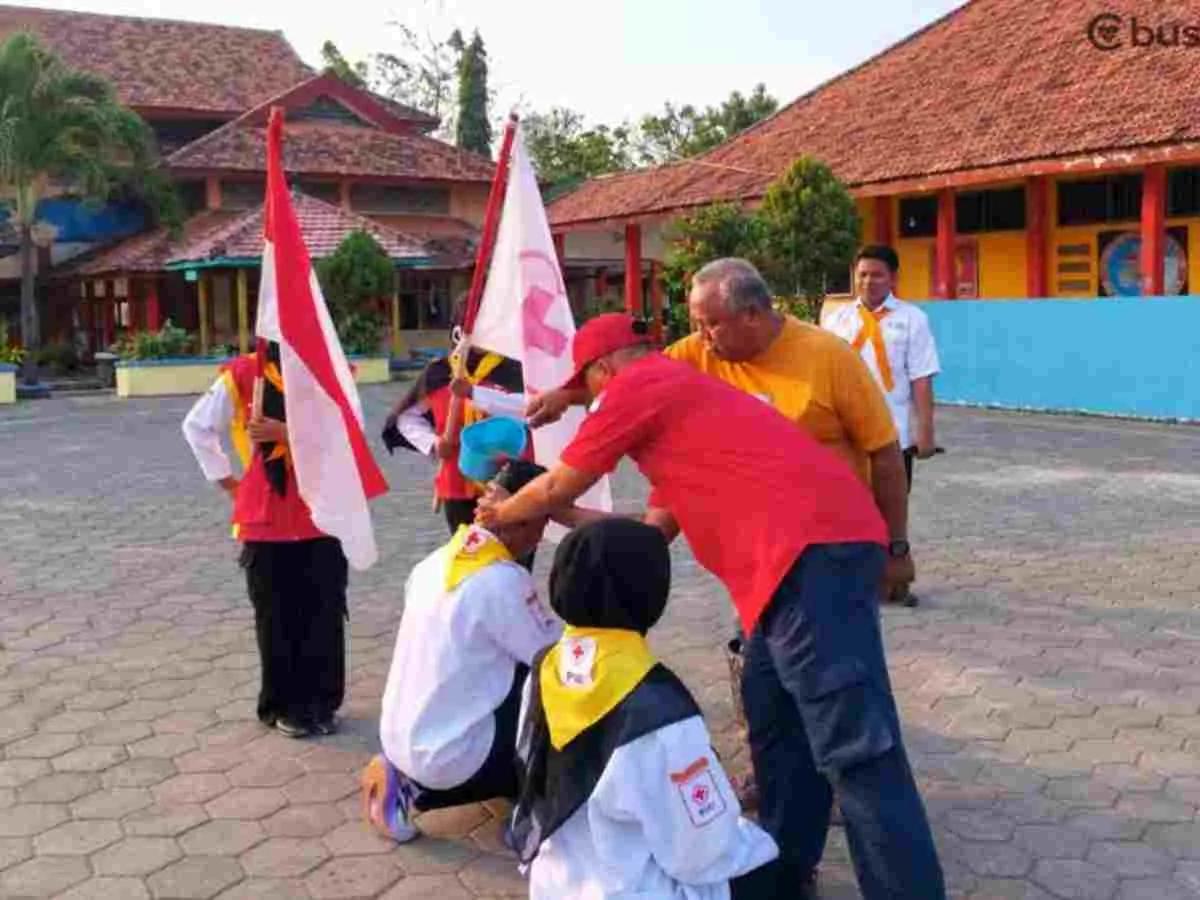 Pelantikan Anggota Baru PMR WIRA SMKN 1 Kalianget