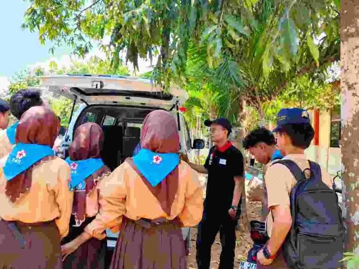 Sosialisasi Ayo Siaga Bencana Bersama PMR Madya SMPN 1 Dasuk