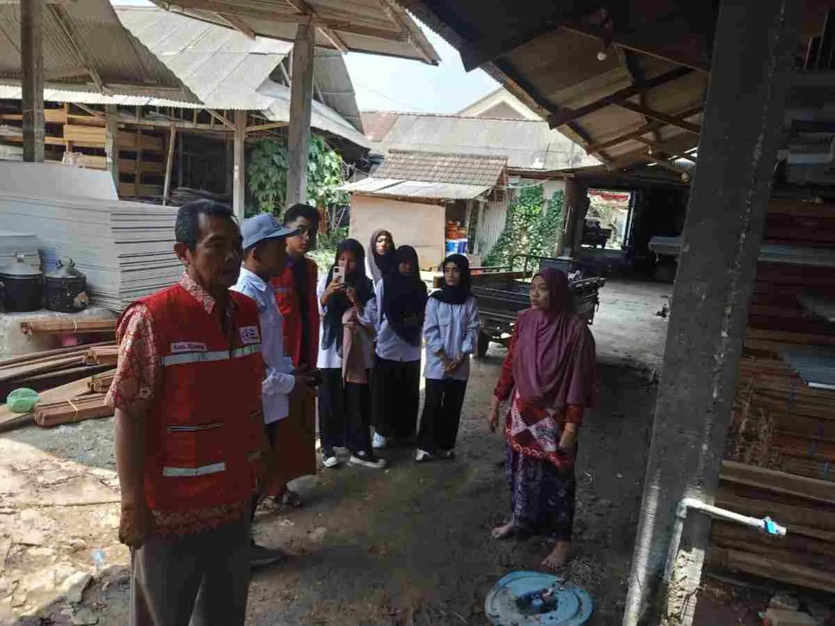 Korps Suka Rela (KSR) Sumenep di Lokasi Kebakaran Toko Guluk-Guluk