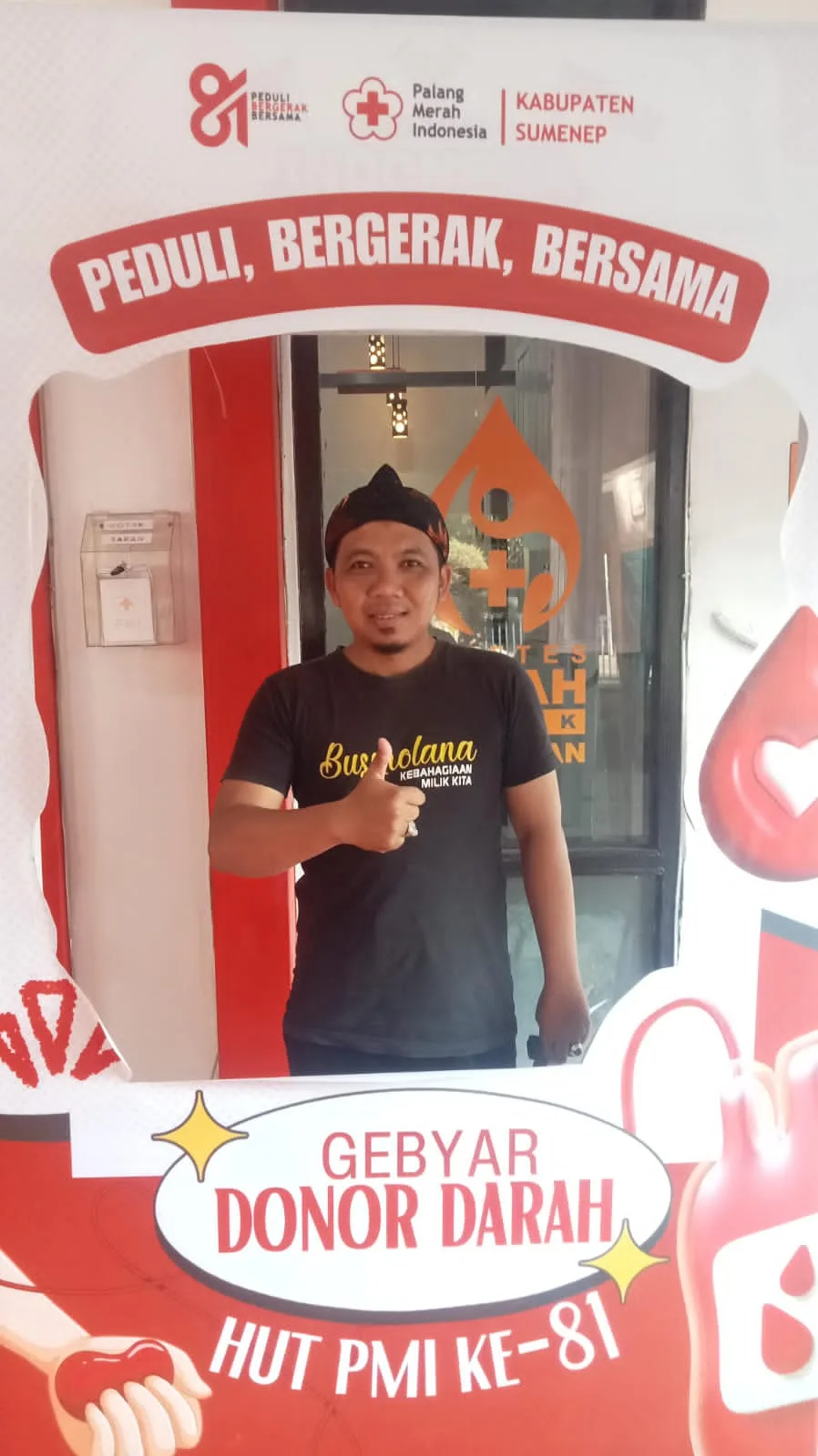 Adiyono usai melakukan donor darah di markas PMI Sumenep dalam rangka HUT PMI ke 81